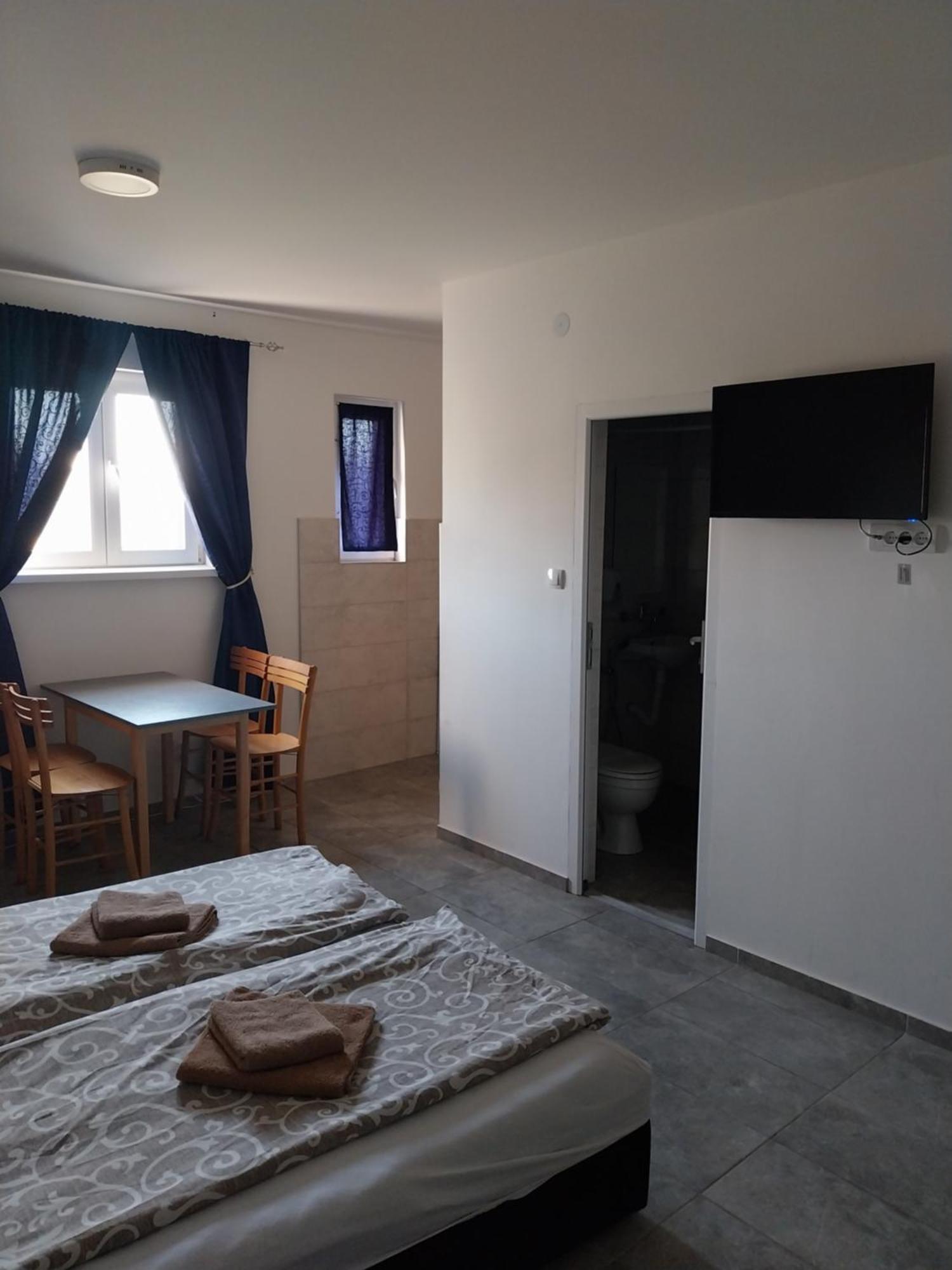Libero Apartmani Surčin Esterno foto