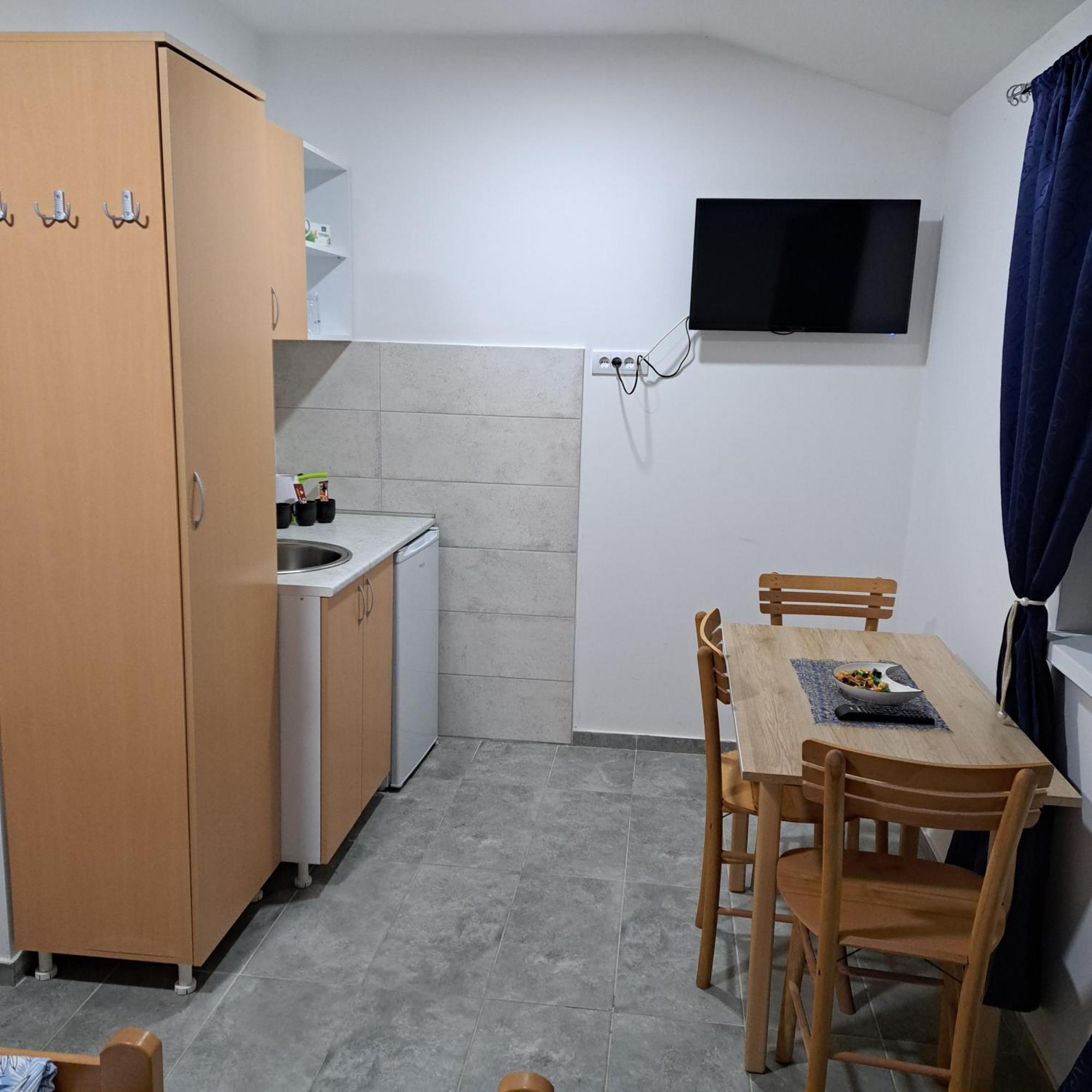 Libero Apartmani Surčin Esterno foto