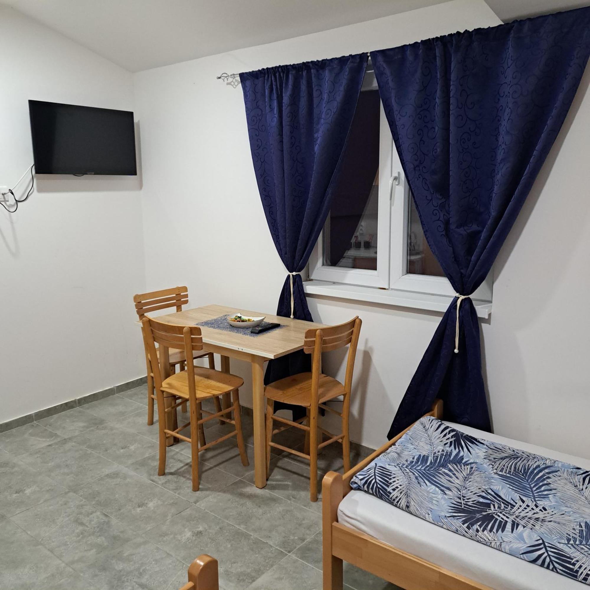 Libero Apartmani Surčin Esterno foto