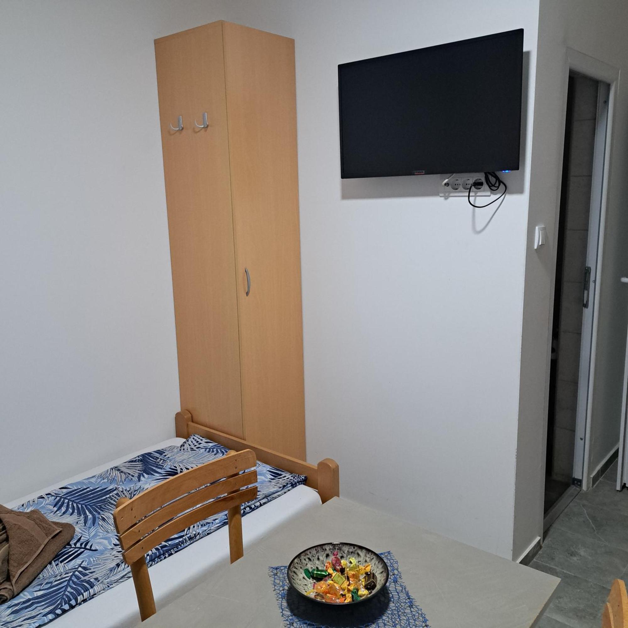 Libero Apartmani Surčin Esterno foto