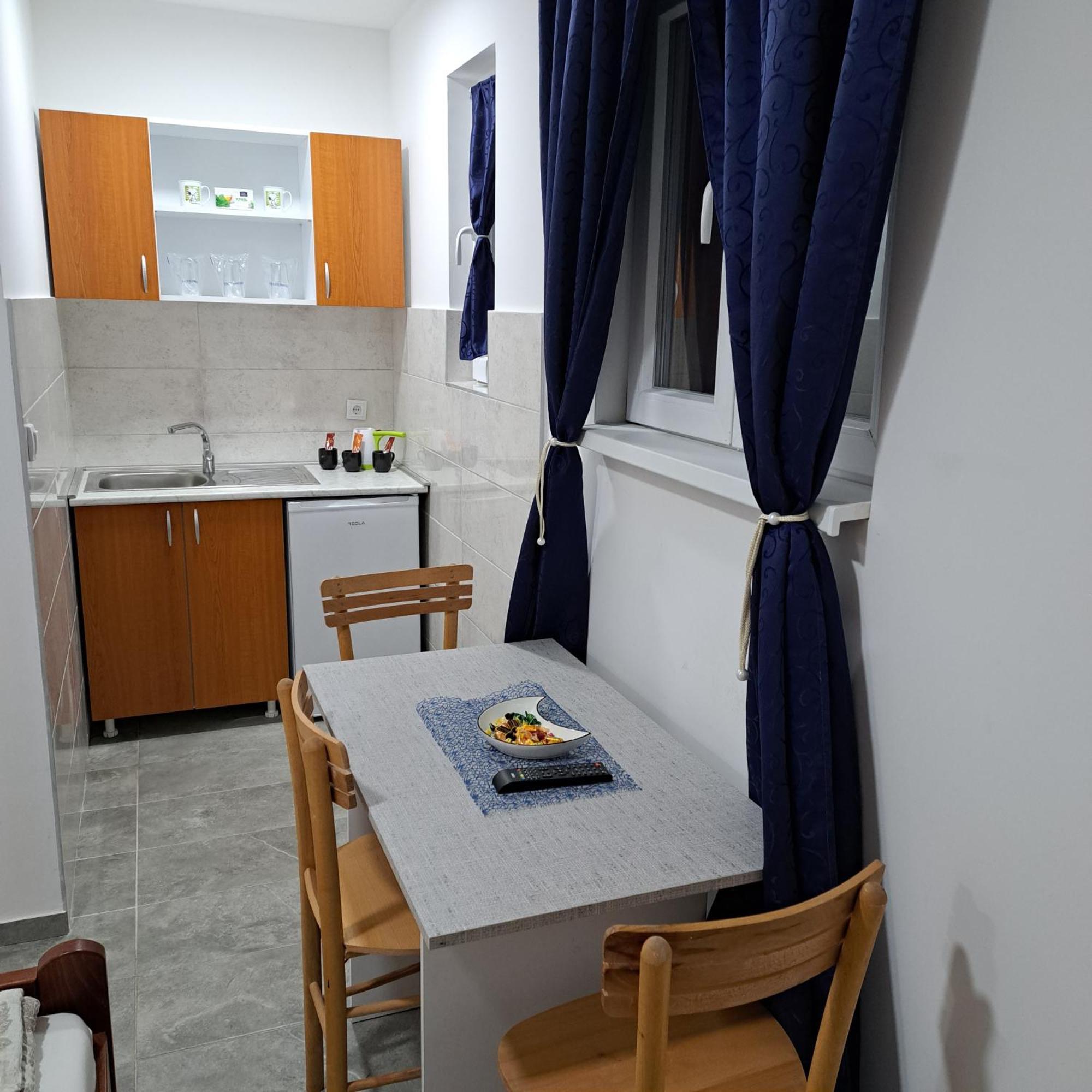 Libero Apartmani Surčin Esterno foto