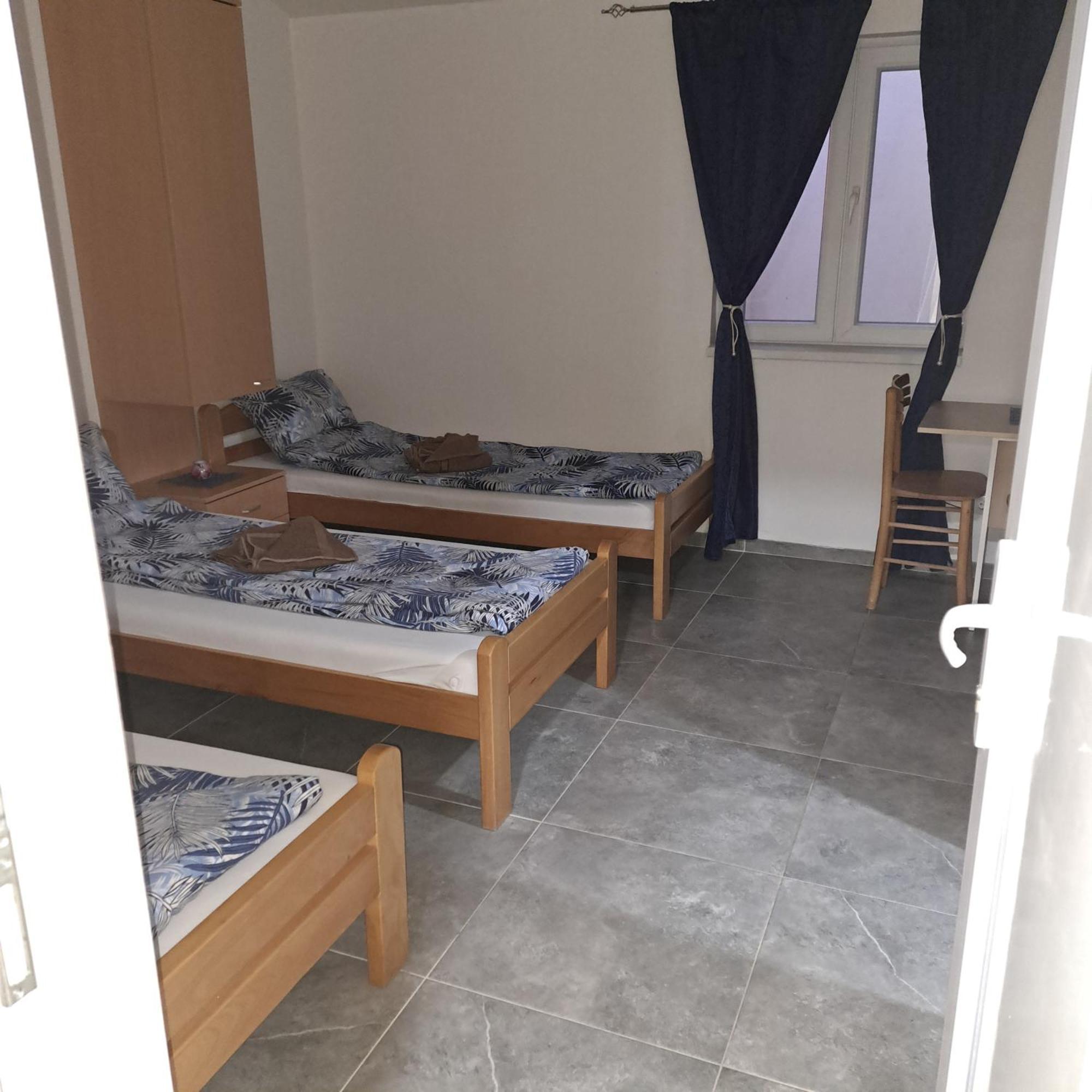 Libero Apartmani Surčin Esterno foto